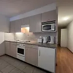 4 Personnes Avec Parking Апартаменты *